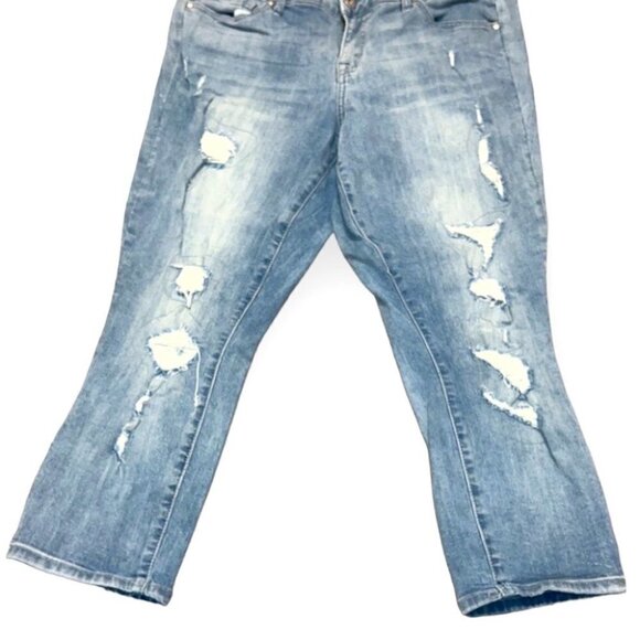 TORRID Light Wash Mid Rise Distressed Skinny Plus Size Jeans Size 12 - Picture 3 of 13